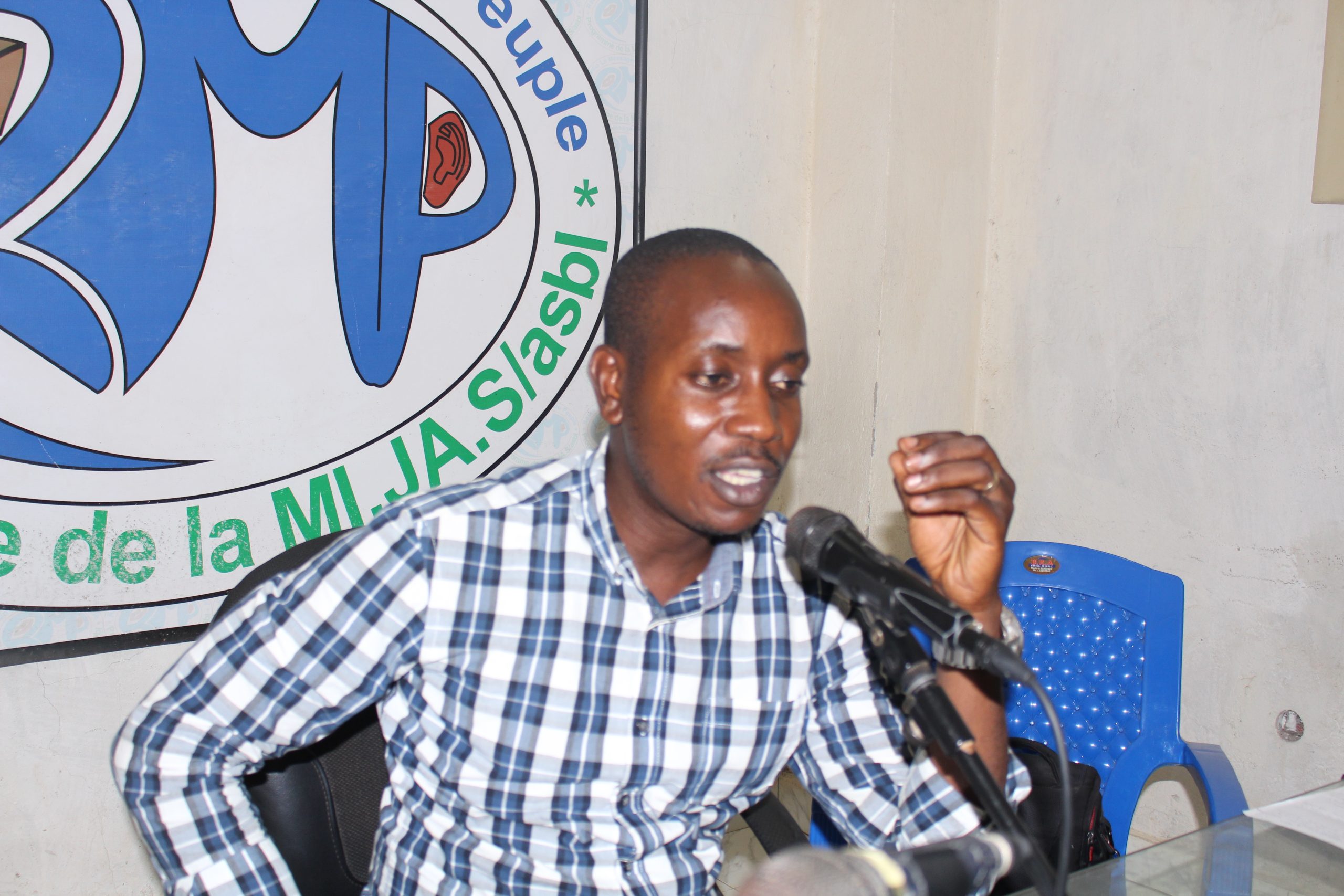 Emission radio sur la prévention des grossesses précoces en faveur des jeunes filles